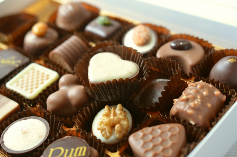 boulangerie-SIGNES-min_chocolates_food_candy_calories_nibble_chocolate_heart-782043